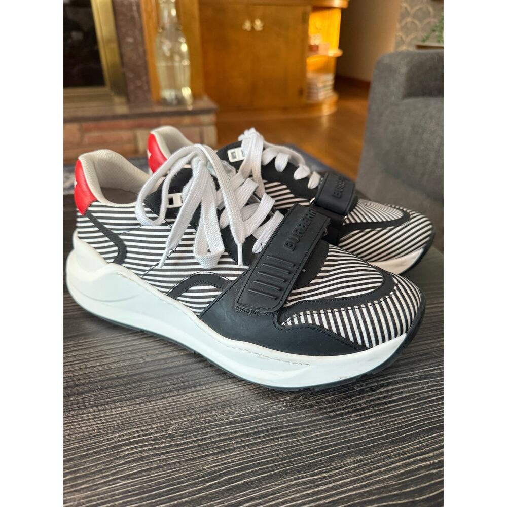 Burberry Men's Ramsey Zebra Low Top Sneakers Sz. 40